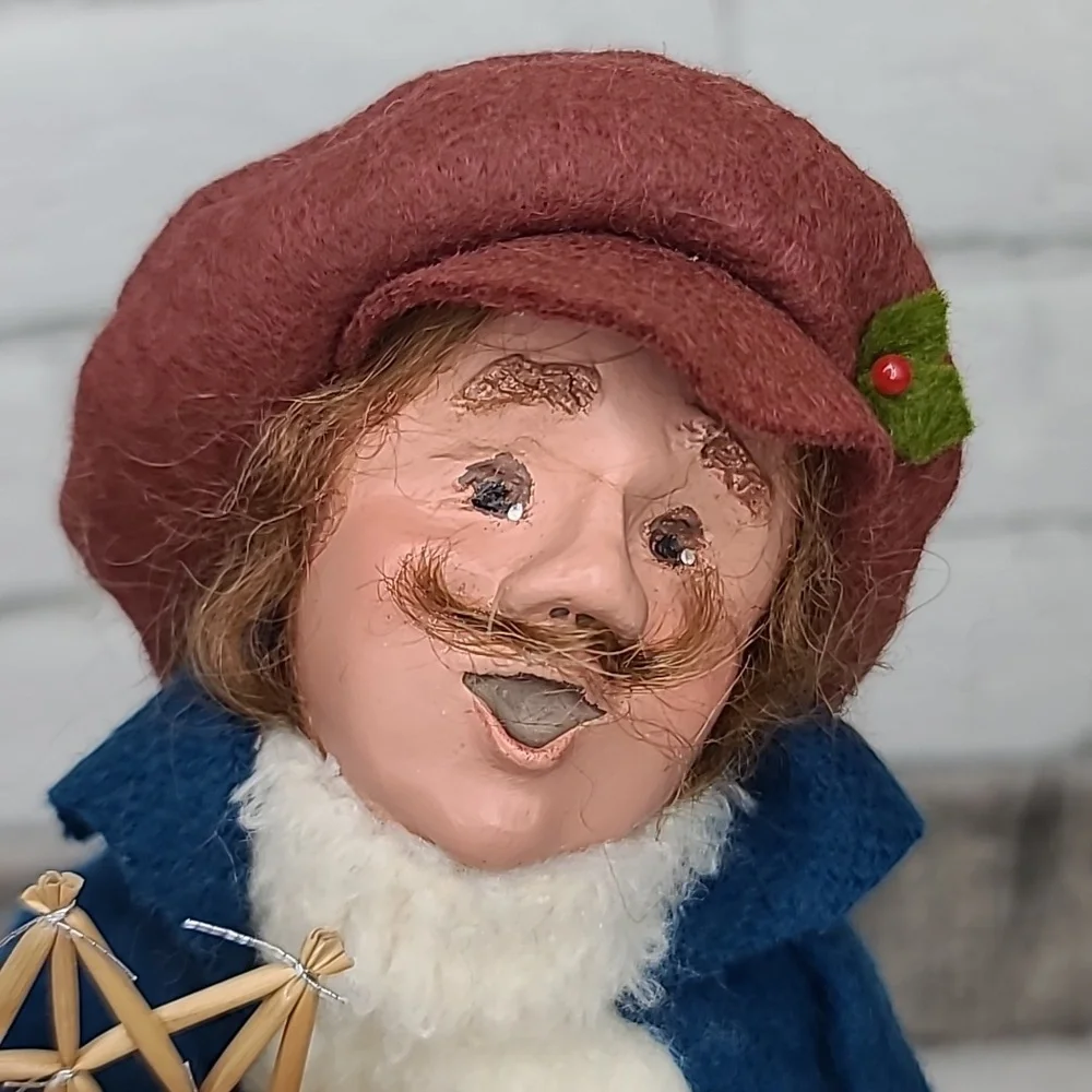 Byers' Choice Carolers Vintage 2006 Cries of London Series Straw Ornament Vendor